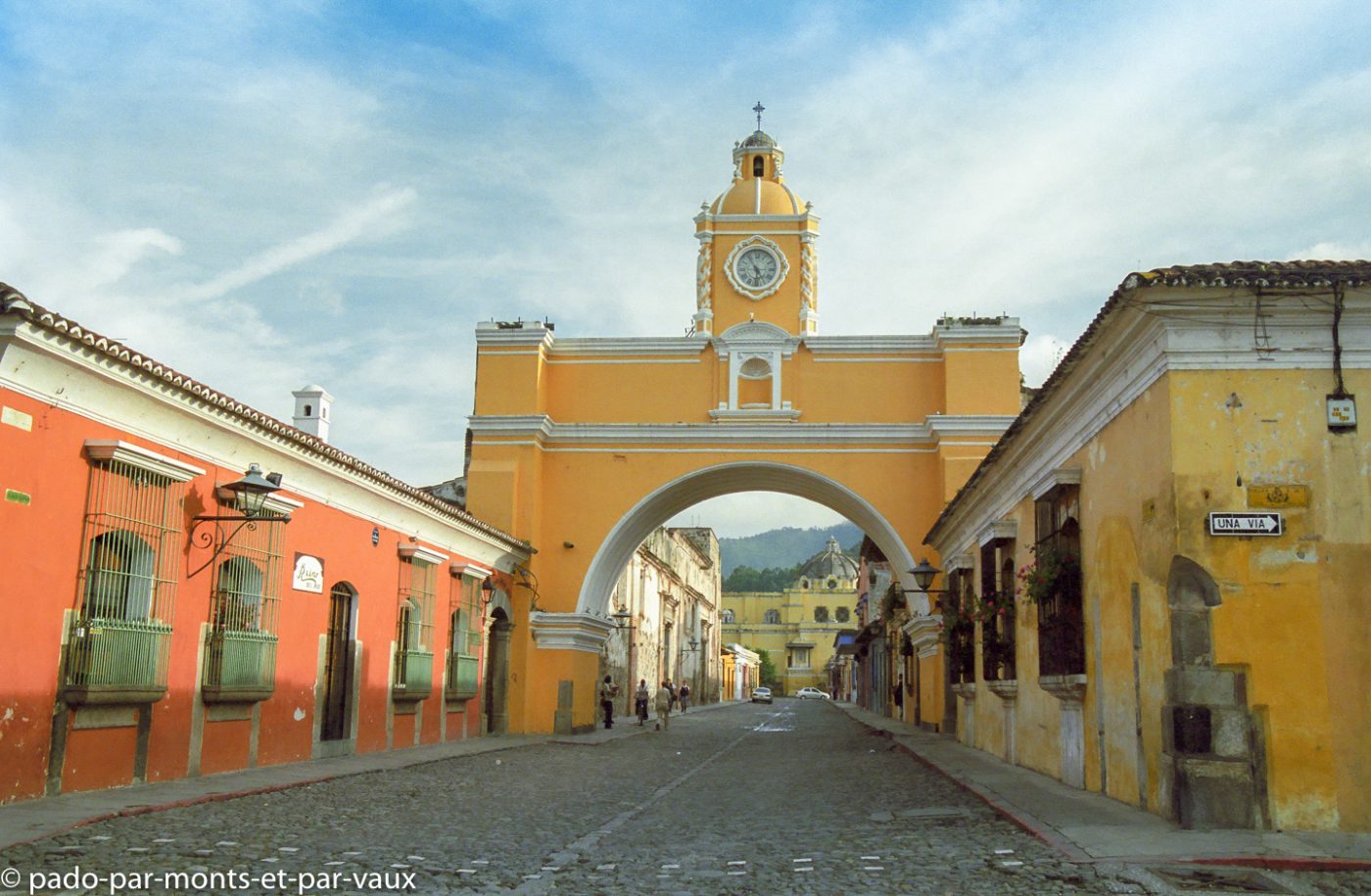 Antigua - Arc de Santa Catalina Martyr Antigua - Arc de Santa Catalina Martyr