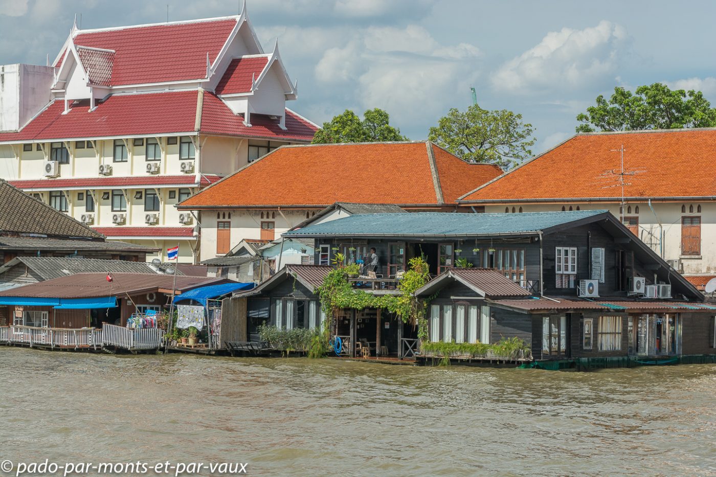 Sur le Chao Phraya