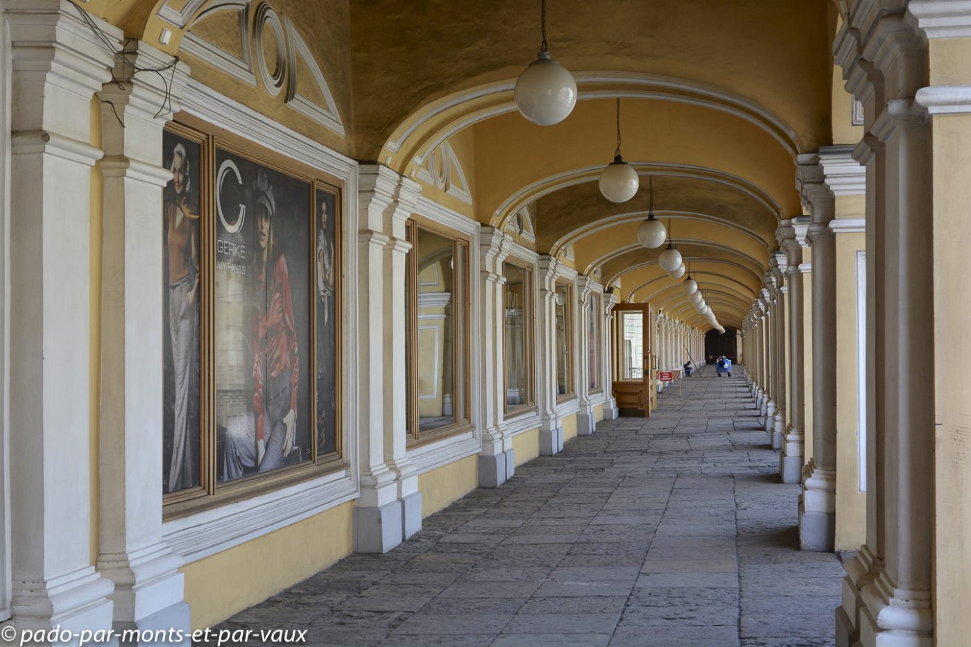 St Pétersbourg  - Gostiny dvor