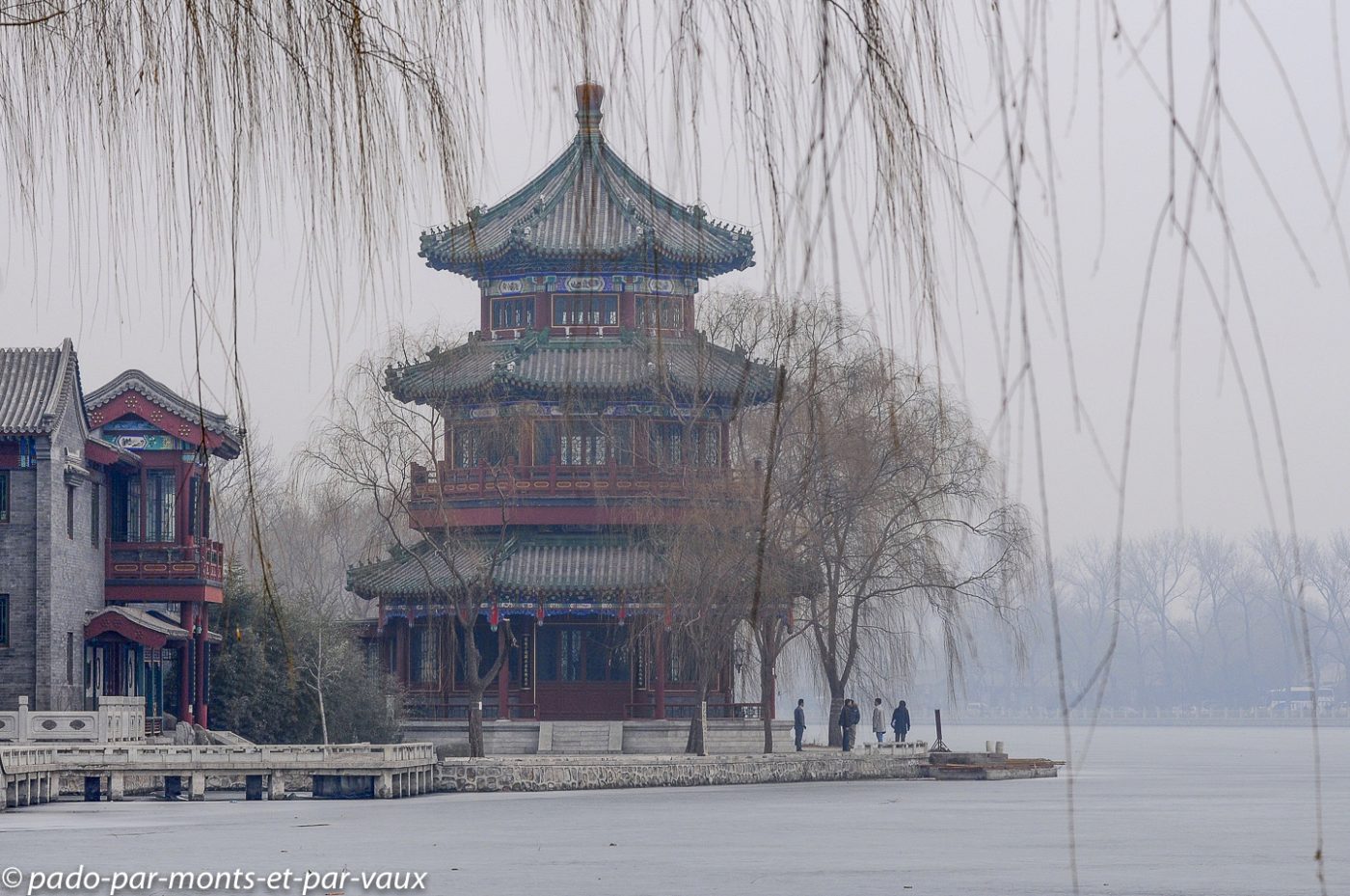 2010- Pekin - Lac Houhai- Wanghai tower
