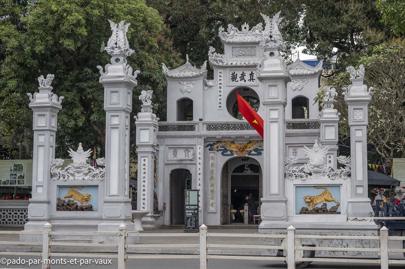 Hanoi-temple Quan Thanh Hanoi-temple Quan Thanh