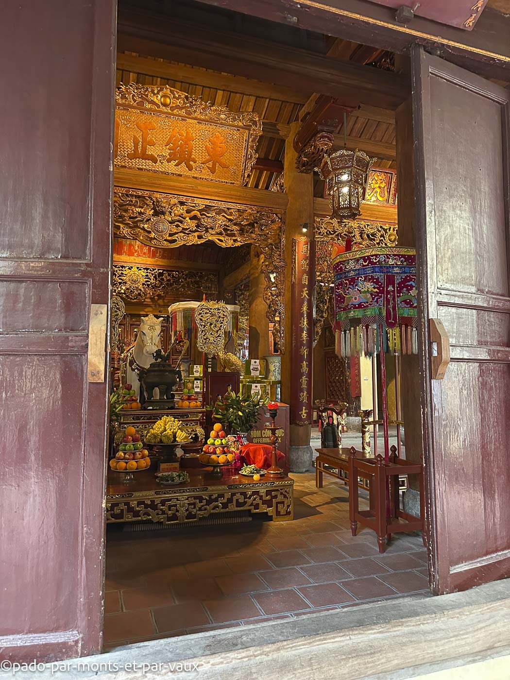 Hanoi -temple Bach Ma Hanoi-temple Bach Ma